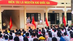 Quyên góp ủng hộ đồng bào Miền Trung bị lũ lụt